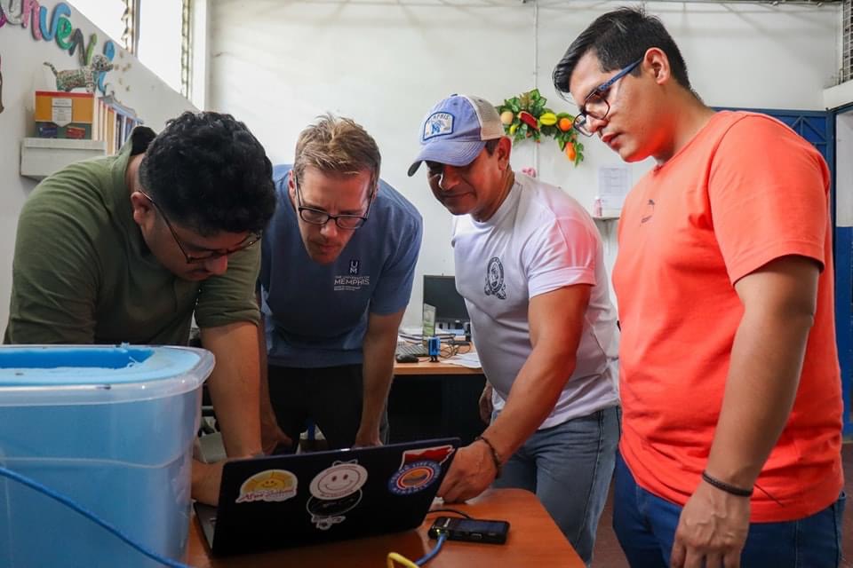 Field deployment activities at Santa Ana Volcano seismic stations